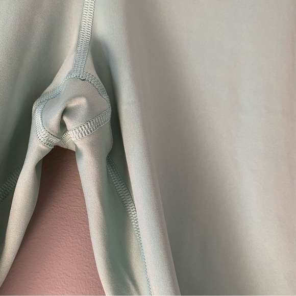 Under Armour Heatgear Fitted High Waist Capri Workout Leggings Green size Large - Picture 9 of 10